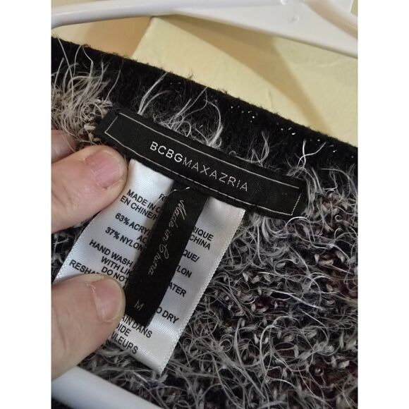 BCBG Maxazria Oversized Fuzzy Cardigan SZ M Aztec Leather Strap Closure Sweater - Picture 2 of 12